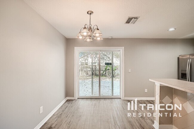 Building Photo - 1648 Harbor Oaks Dr