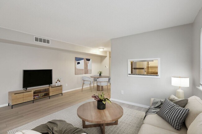 Interior Photo - 901 South