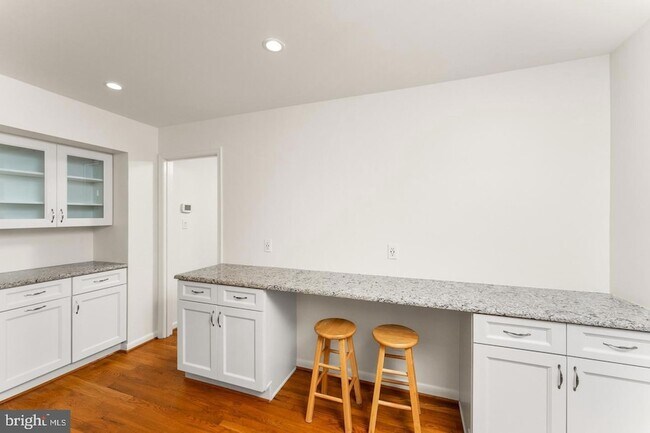 Building Photo - 1808 Golf View Ct
