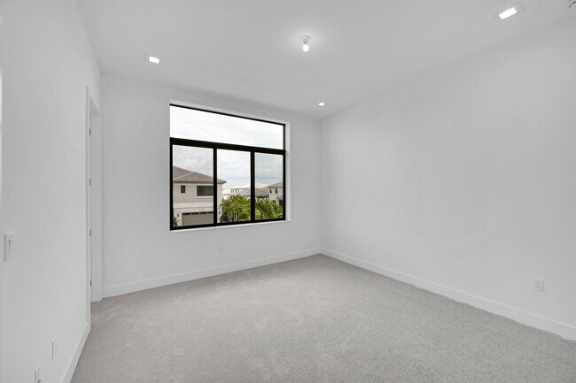 Building Photo - 10040 Stockrun Dr