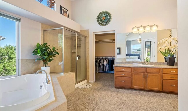 Building Photo - Huge room in a large shared home, private ...