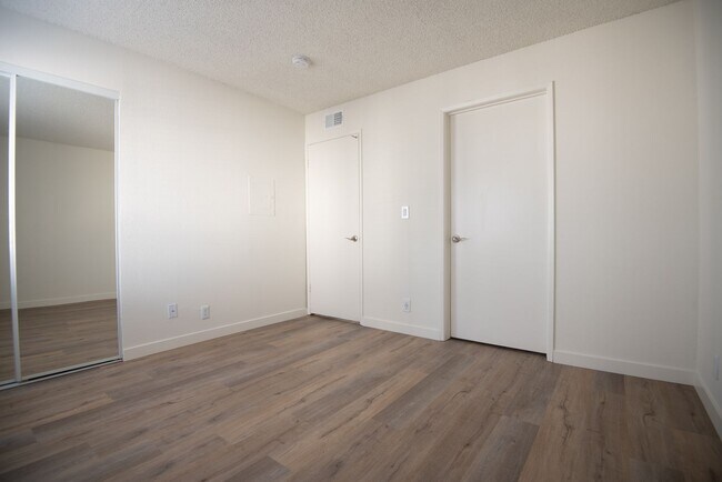 Building Photo - 11225 Huston St