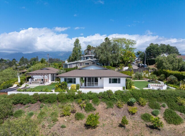 Building Photo - Stunning Santa Barbara Oasis!