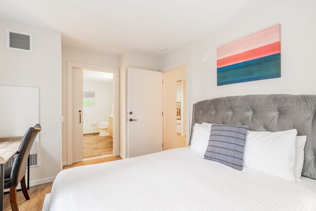 Building Photo - 131 Seaport Blvd