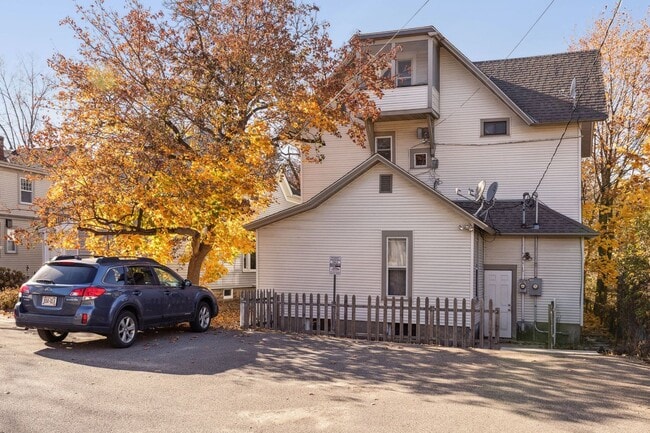 Building Photo - 3021 Knox Ave S