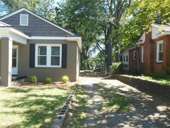 Building Photo - 801 Manning St