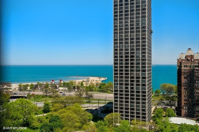 Building Photo - 1540 N State Pkwy