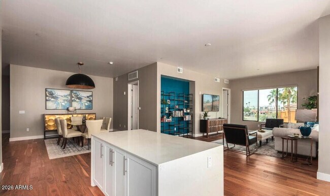 Building Photo - 7300 E Earll Dr