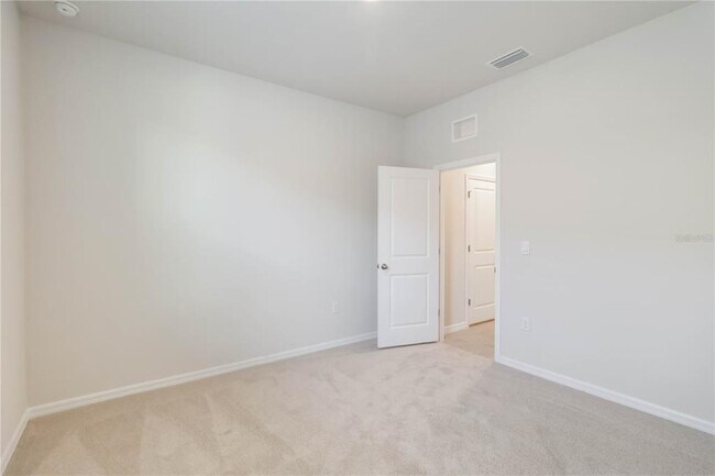 Building Photo - 604 160TH St