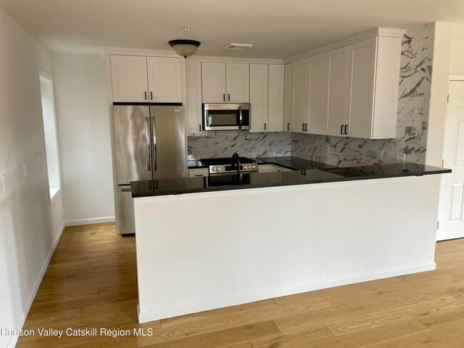 Building Photo - 202 Warren St