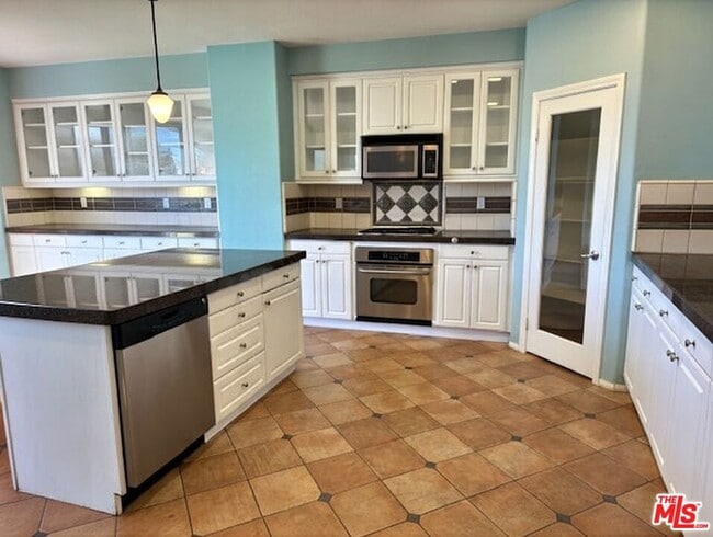 Building Photo - 43029 59th St W