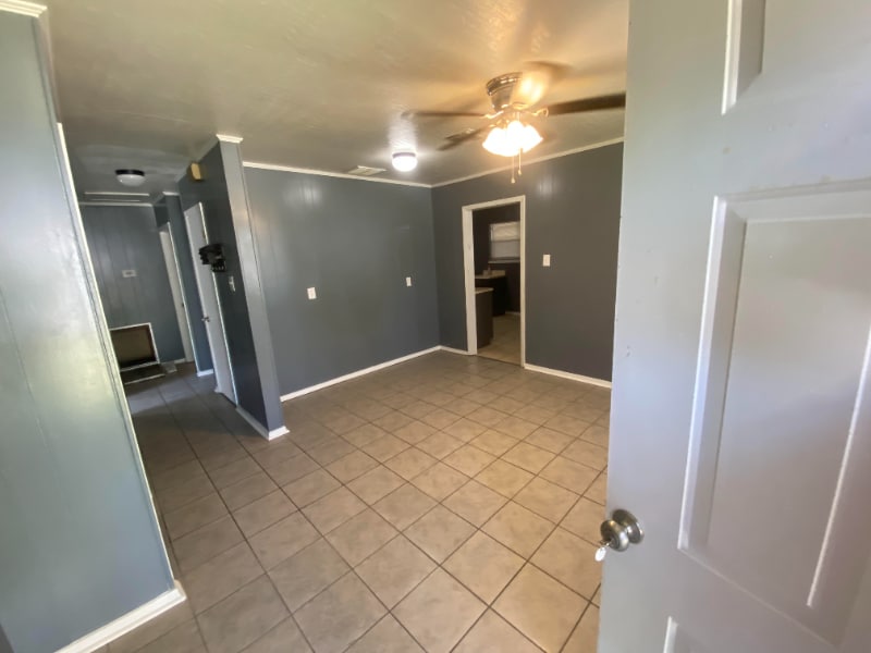 Building Photo - 409 Fieldcrest Dr