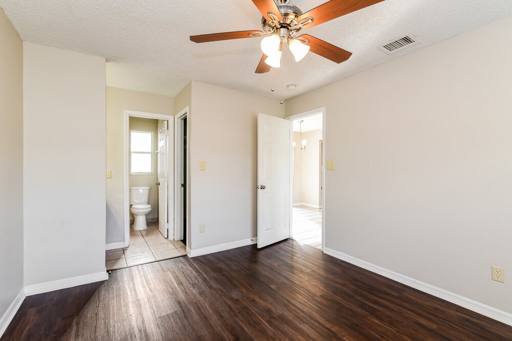 Building Photo - 212 Great Yarmouth Ct