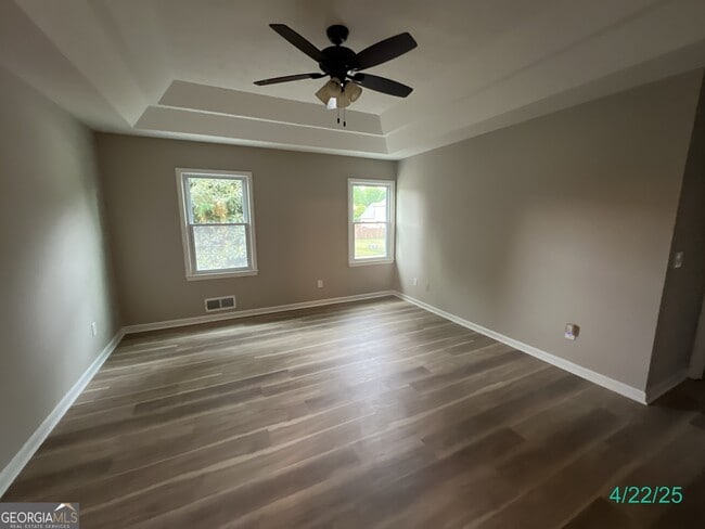 Building Photo - 716 Wilkes Dr