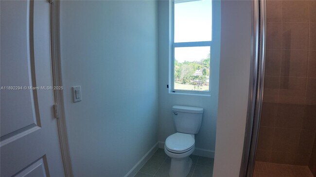 Building Photo - 830 SE grovebush Ln