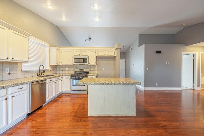 Building Photo - 44322 Brandon Thomas Way