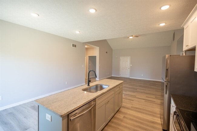 Building Photo - 2321 Trenton Ln