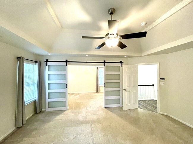 Building Photo - 6207 Oaken Gate Dr S