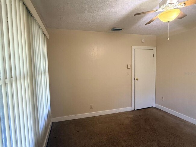 Building Photo - 3610 Dartmouth Ave N