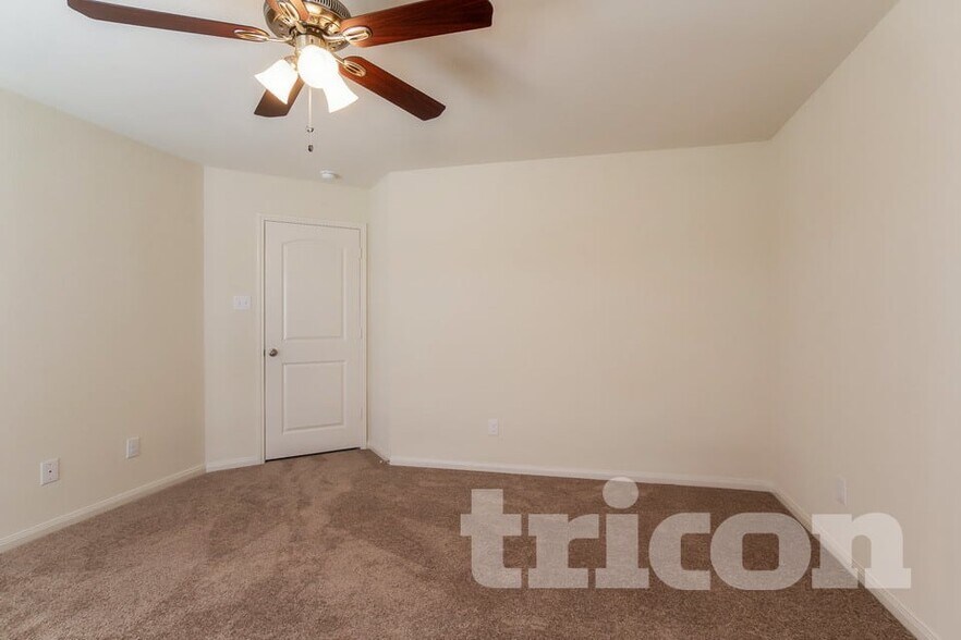 Building Photo - 2310 Regatta Ln