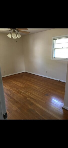 Building Photo - 4302 Clayrest Dr NW