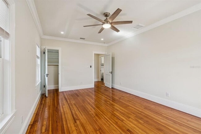 Building Photo - 344 21st Ave NE