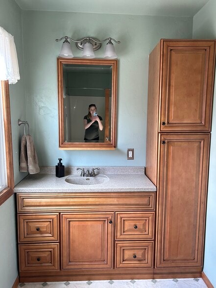 bathroom with storage - 626 George St