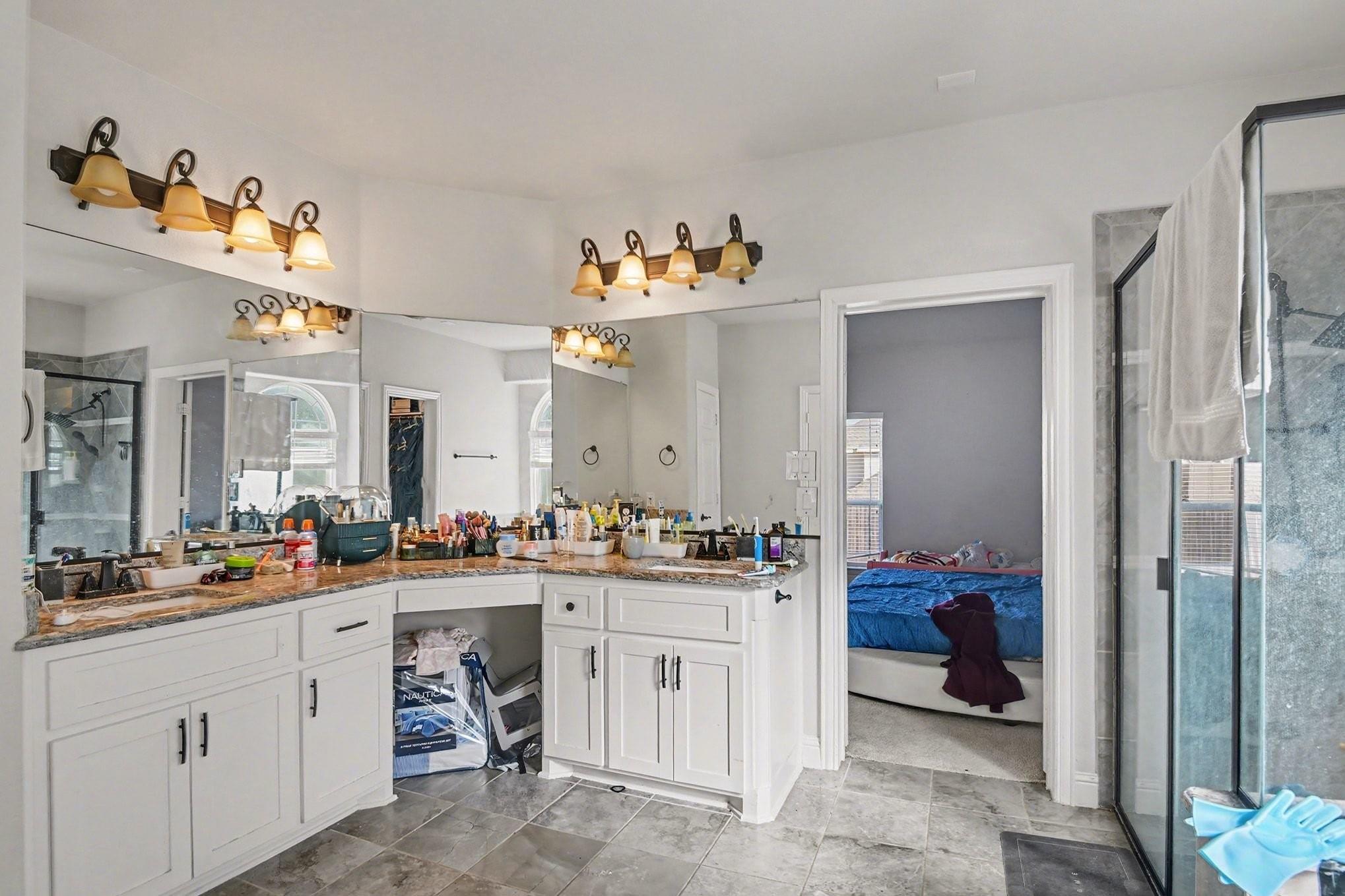 Building Photo - 6116 Cooper Creek St