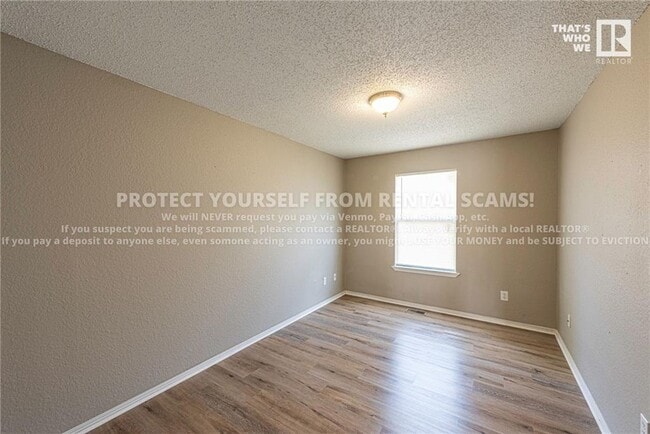 Building Photo - 688 W Martha Dr