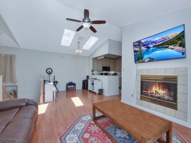 Building Photo - 9 Teal Ln