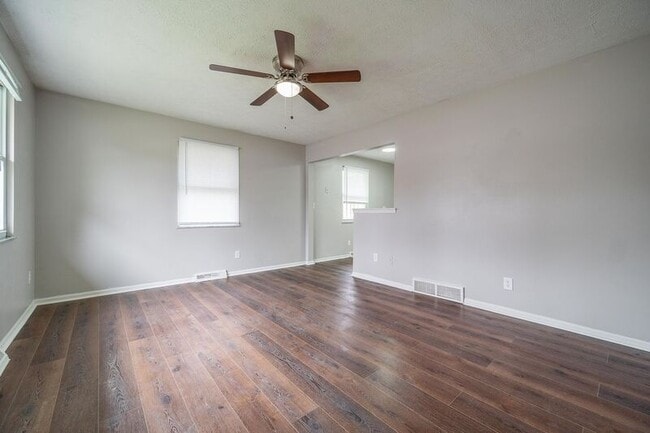 Building Photo - 883 Akola Ave