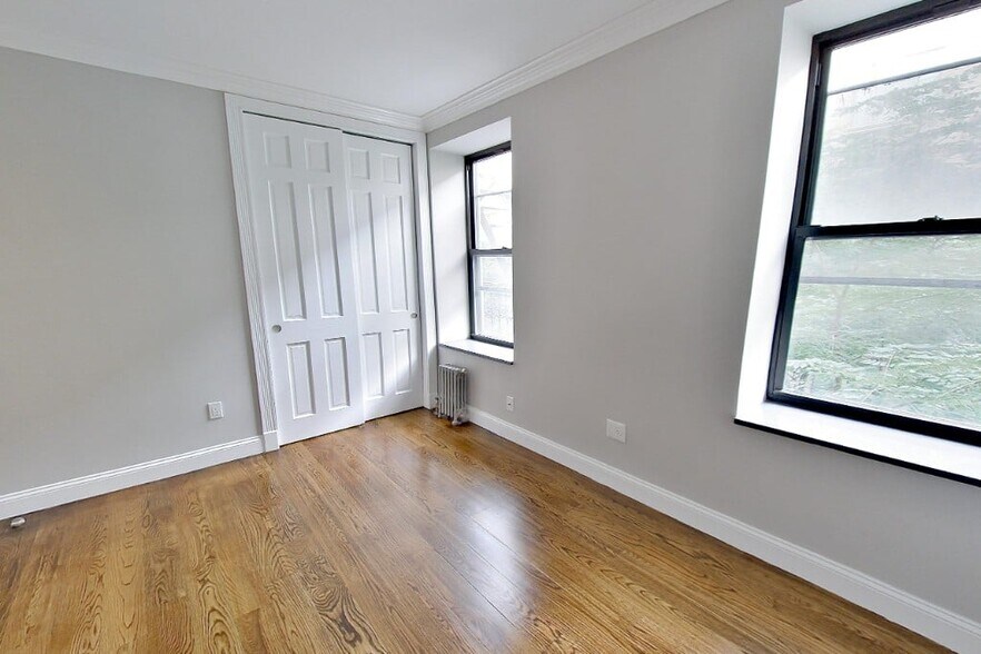 Building Photo - 338 E 100th St