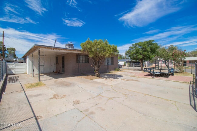Building Photo - 321 Walsh Ln