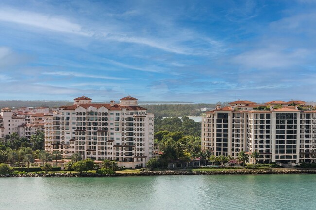 Building Photo - Continuum On South Beach North 1705