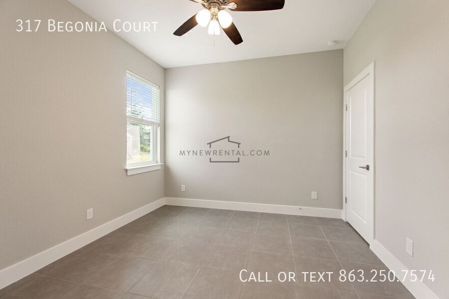 Building Photo - 317 Begonia Ct