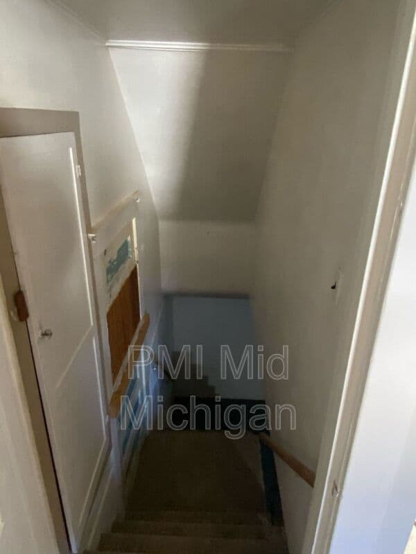 Building Photo - 1609 Birney St