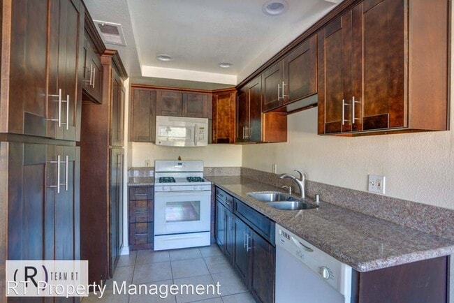 Building Photo - 2 br, 2 bath House - 830 N Dalton Ave #108