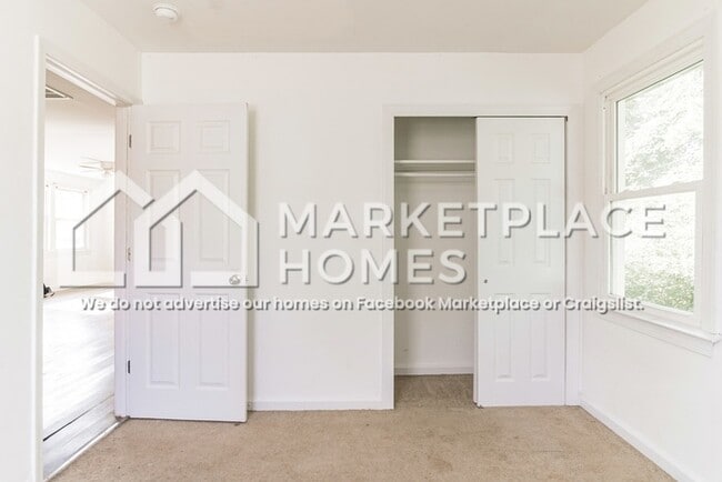 Building Photo - 2247 Onslow Dr