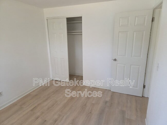 Building Photo - 5757 Cromley Dr