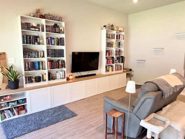 Building Photo - 21759 Thicket Point Ln