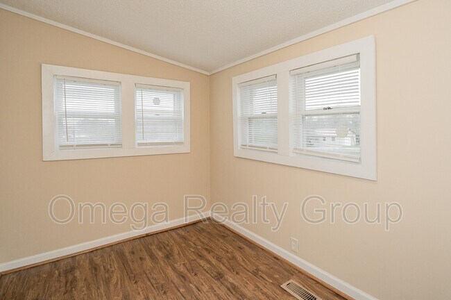 Building Photo - 1586 Arcade Terrace