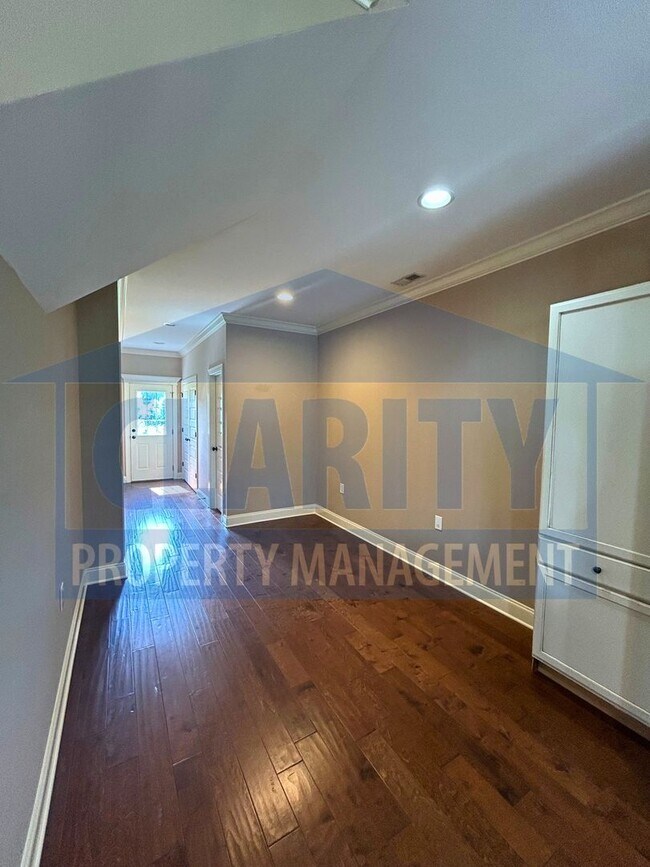 Building Photo - 109 Belle Chase Wy NE