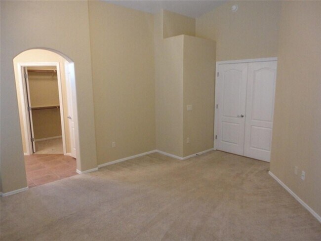 Building Photo - 10607 E Ottoman Dr