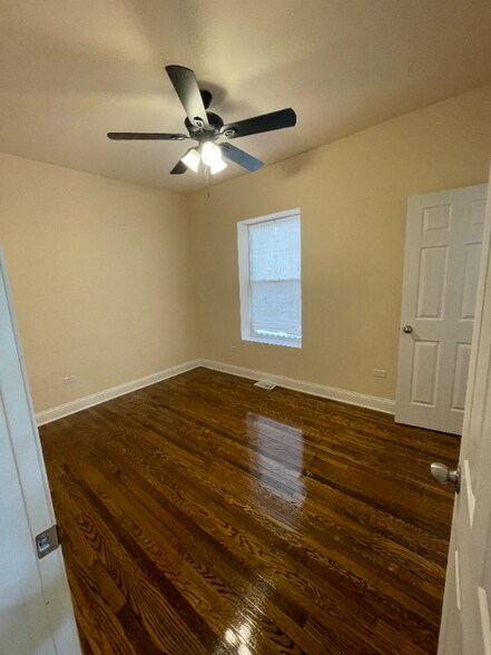 Building Photo - 401 S Homan Ave