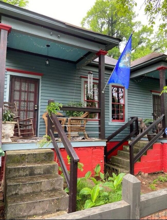 Building Photo - Historic Mechanicsville Home