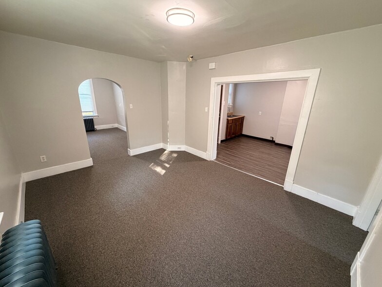 Building Photo - 115 Parkway Ave