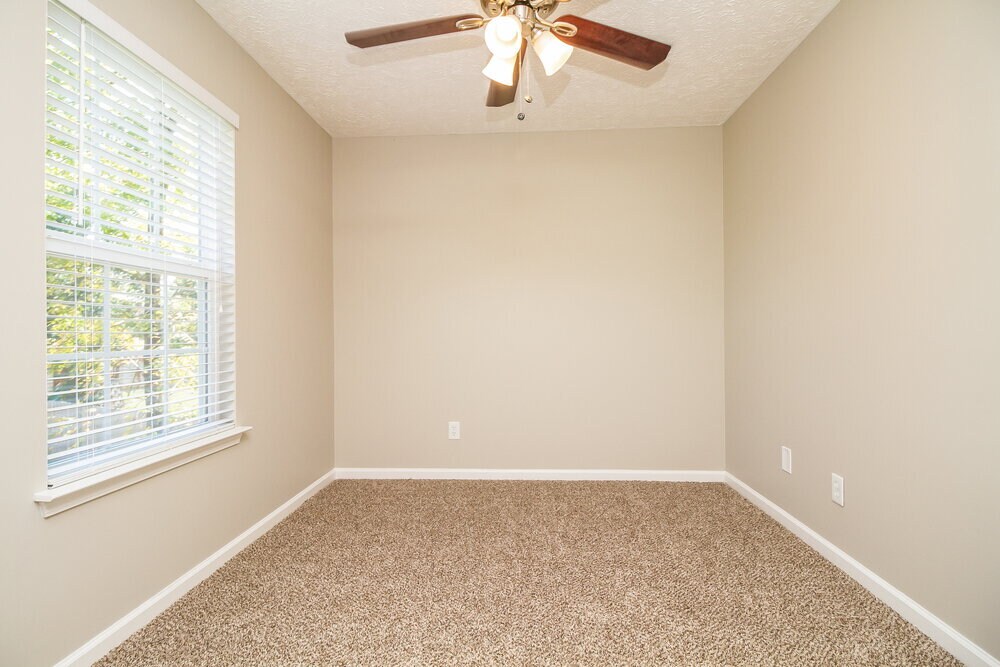Building Photo - 328 Slippery Rock Dr