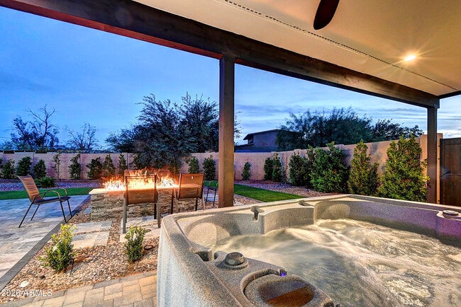 Building Photo - 6401 E Larkspur Dr