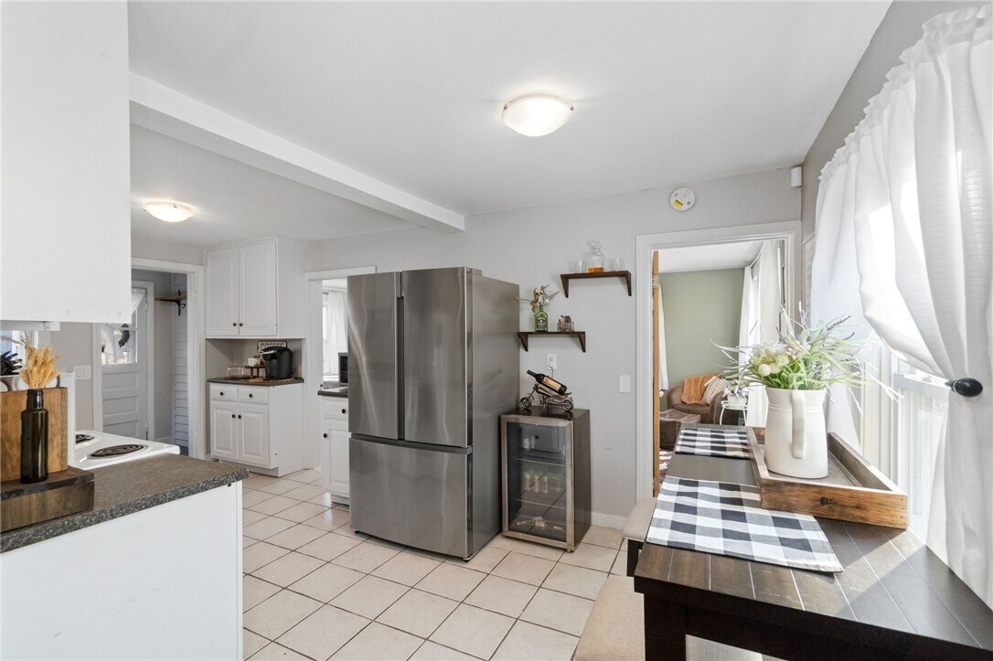 Kitchen - 16 Brownlee Blvd