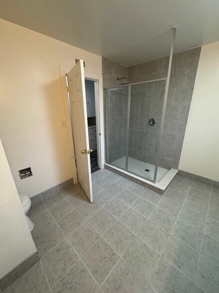 Bathroom 3 - 5805 Alta Vista Ave